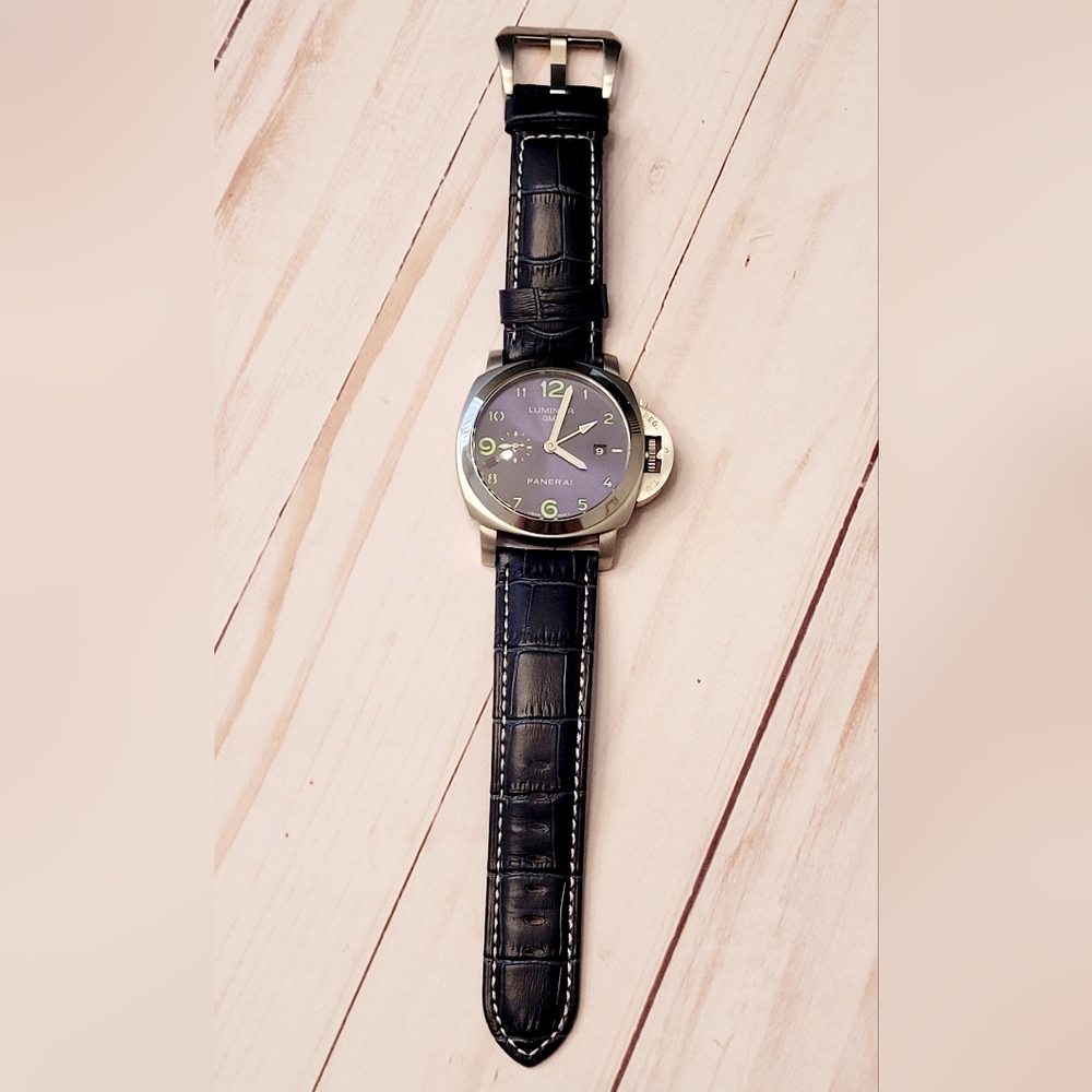 Panerai Luminor GMT with Blue and Silver Accents - Picture 12 of 14